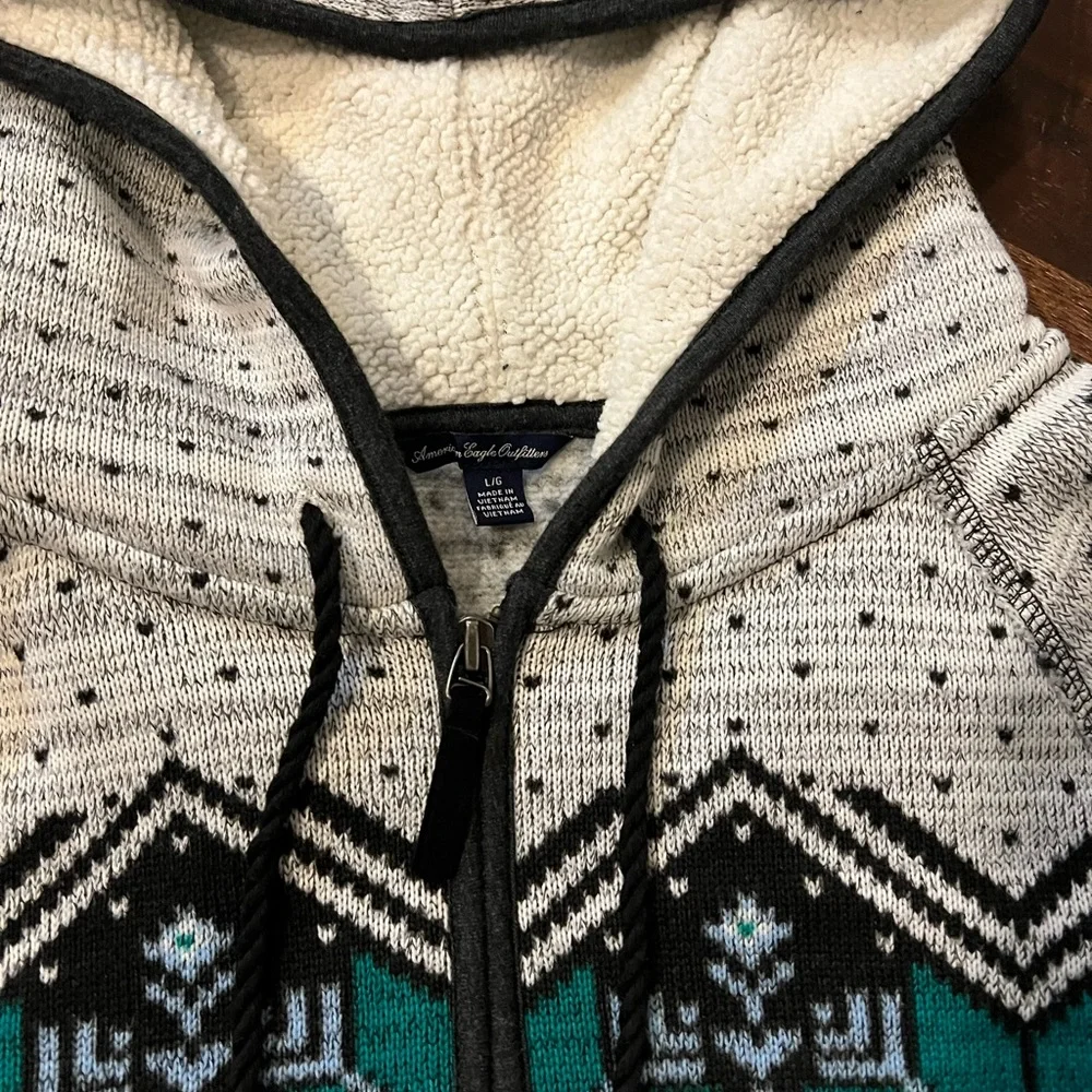 American Eagle sherpa lined hooded sweater/jacket - Picture 2 of 3
